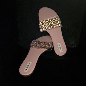 Never worn, no tag, pink sandal size 8